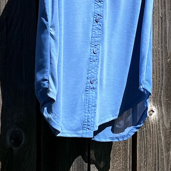 Rewind blue sheer sleeveless button up top small - Picture 4 of 16